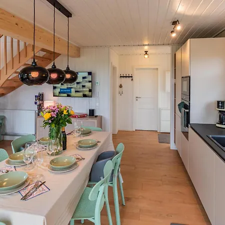 Amazing In With Sauna 펜션 반들리츠